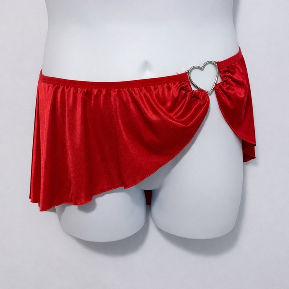 torrid Other - Torrid Authentic Y2K Heart Ring Mini Skirt ❤️✨